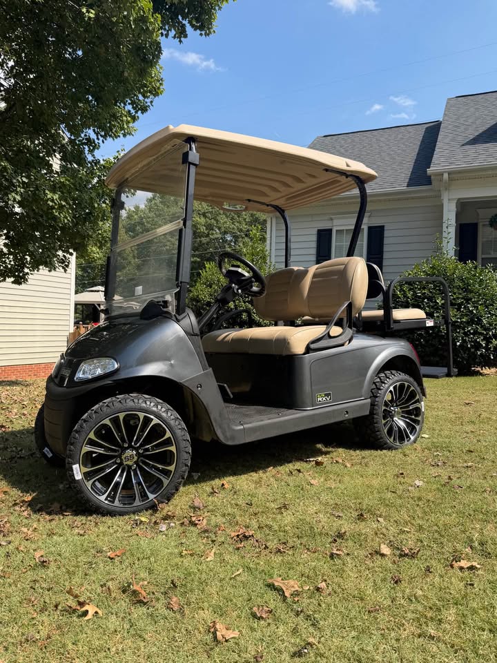 2020 EZGO RXV Elite Lithium Ion Golf Cart (31044)