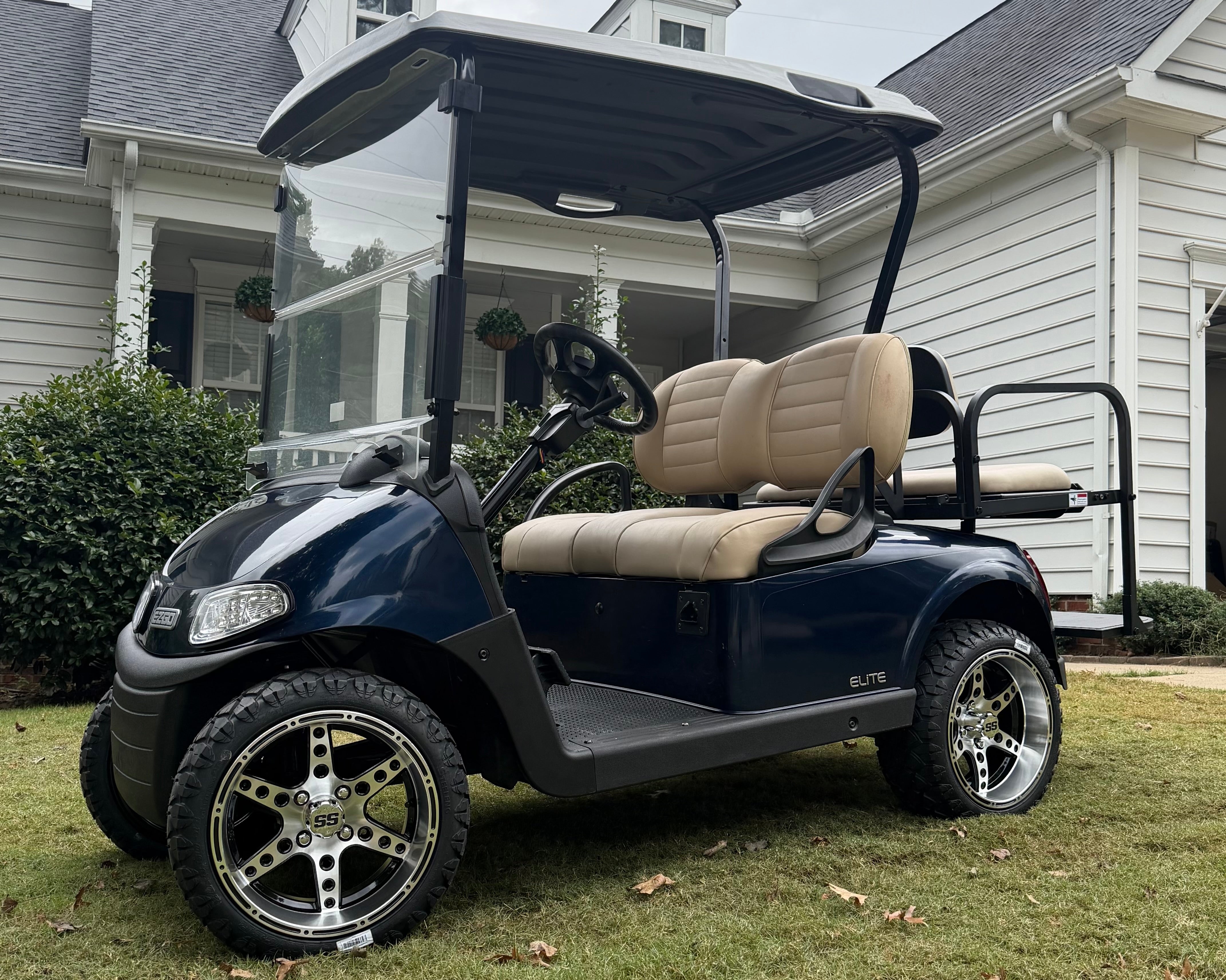 2021 EZGO RXV Elite Lithium Ion Golf Cart (31050)