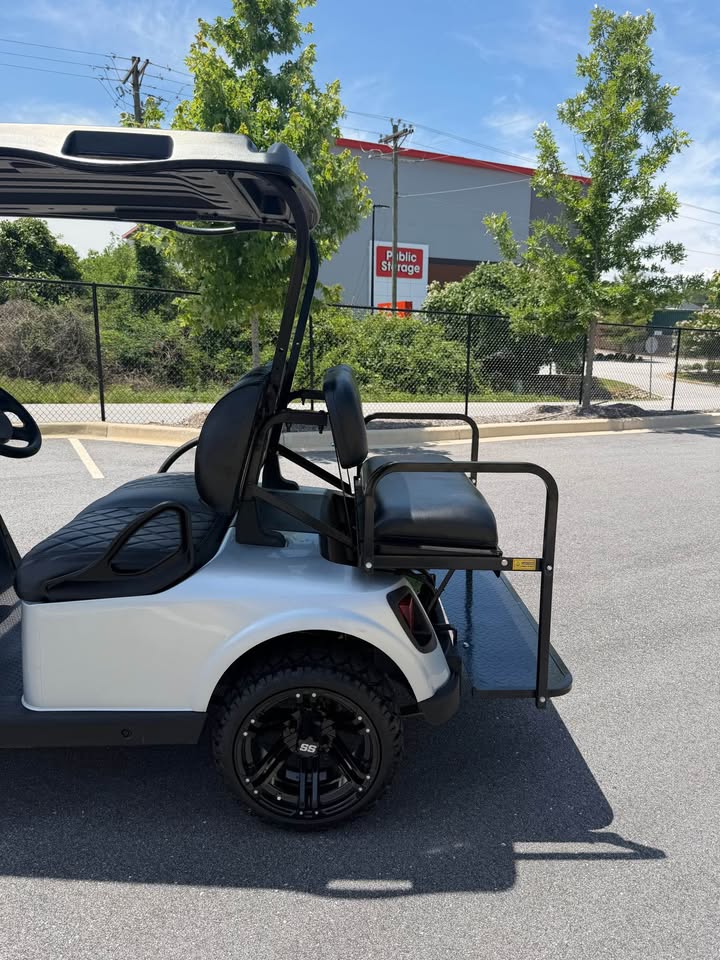 2020 EZGO RXV Elite Lithium Ion Golf Cart