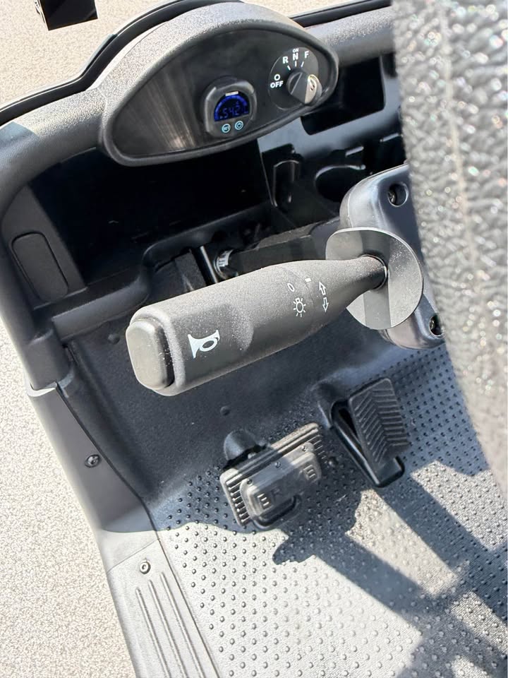 2021 EZGO RXV Elite Lithium Ion Golf Cart