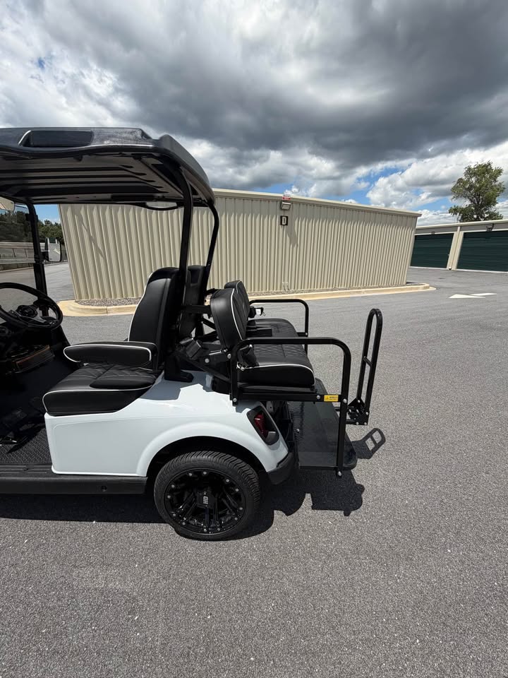 2021 EZGO RXV Elite Lithium Ion Golf Cart