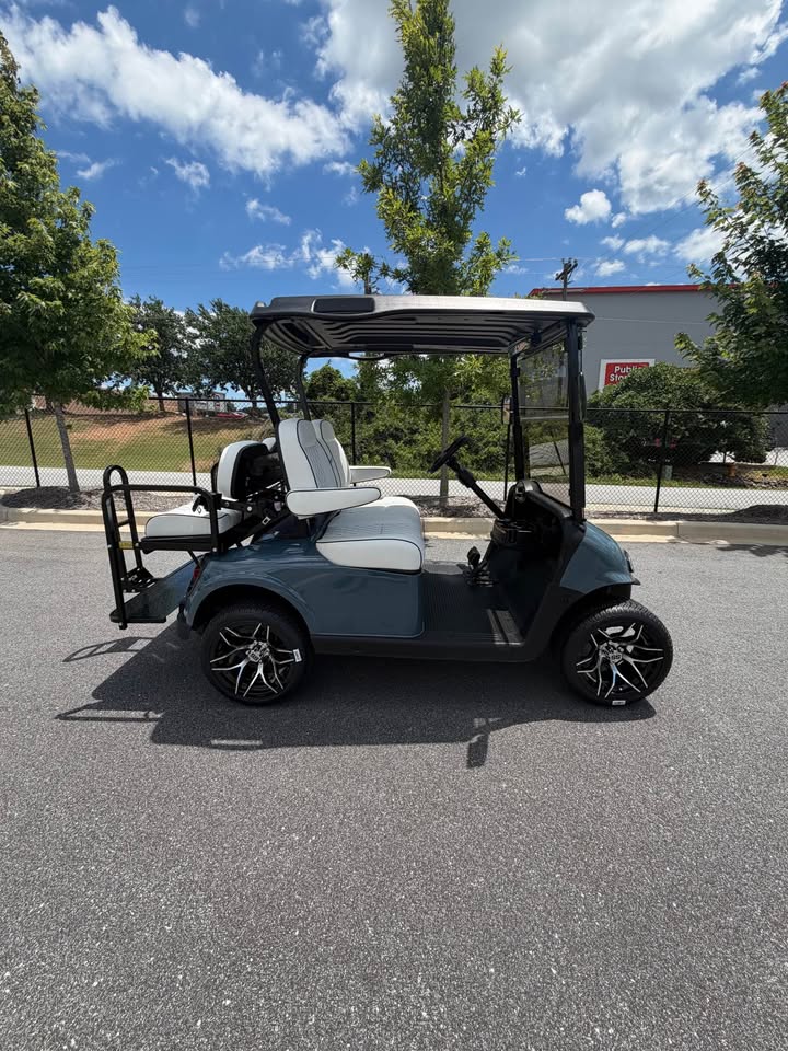 2021 EZGO RXV Elite Lithium Ion Golf Cart
