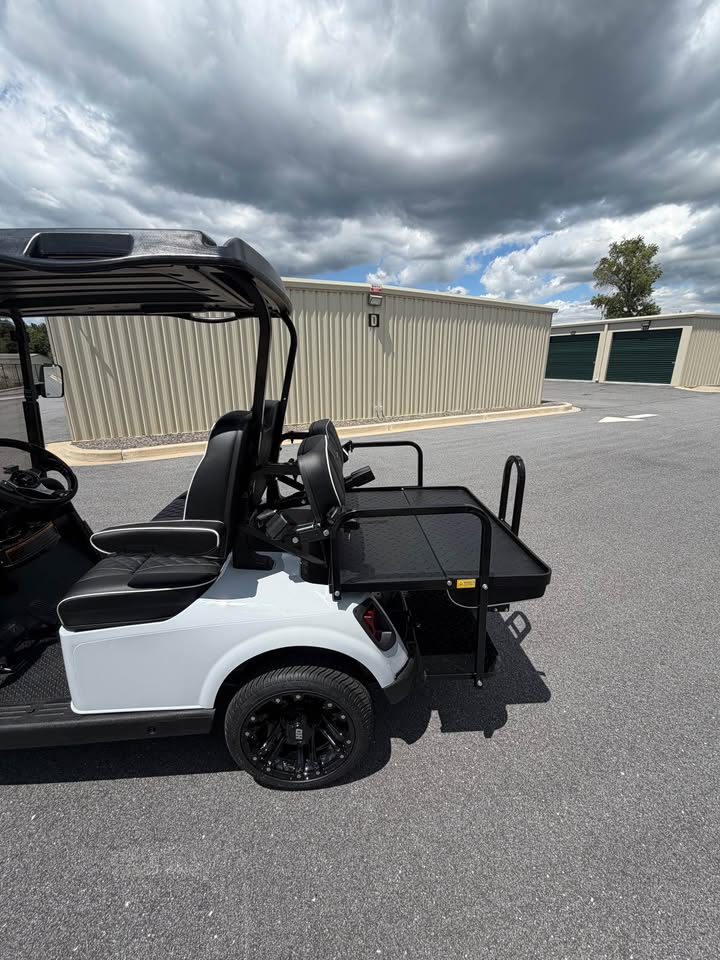 2021 EZGO RXV Elite Lithium Ion Golf Cart