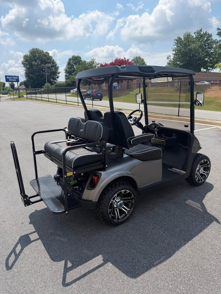 2021 EZGO RXV Elite Lithium Ion Golf Cart