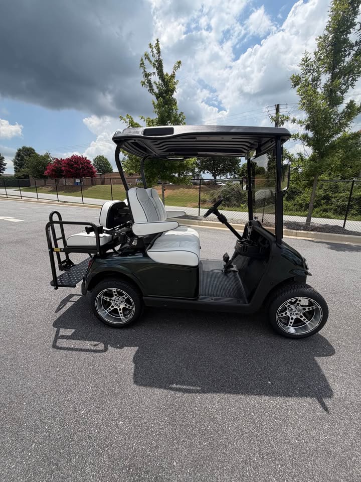 2021 EZGO RXV Elite Lithium Ion Golf Cart