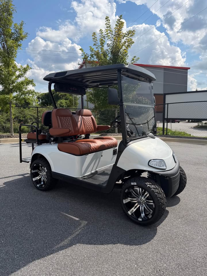 2023 EZGO RXV Elite Lithium Ion Golf Cart
