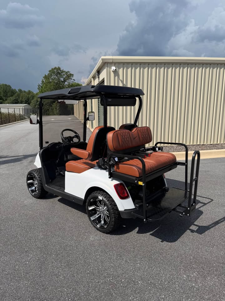 2023 EZGO RXV Elite Lithium Ion Golf Cart