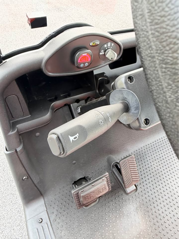 2021 EZGO RXV Elite Lithium Ion Golf Cart